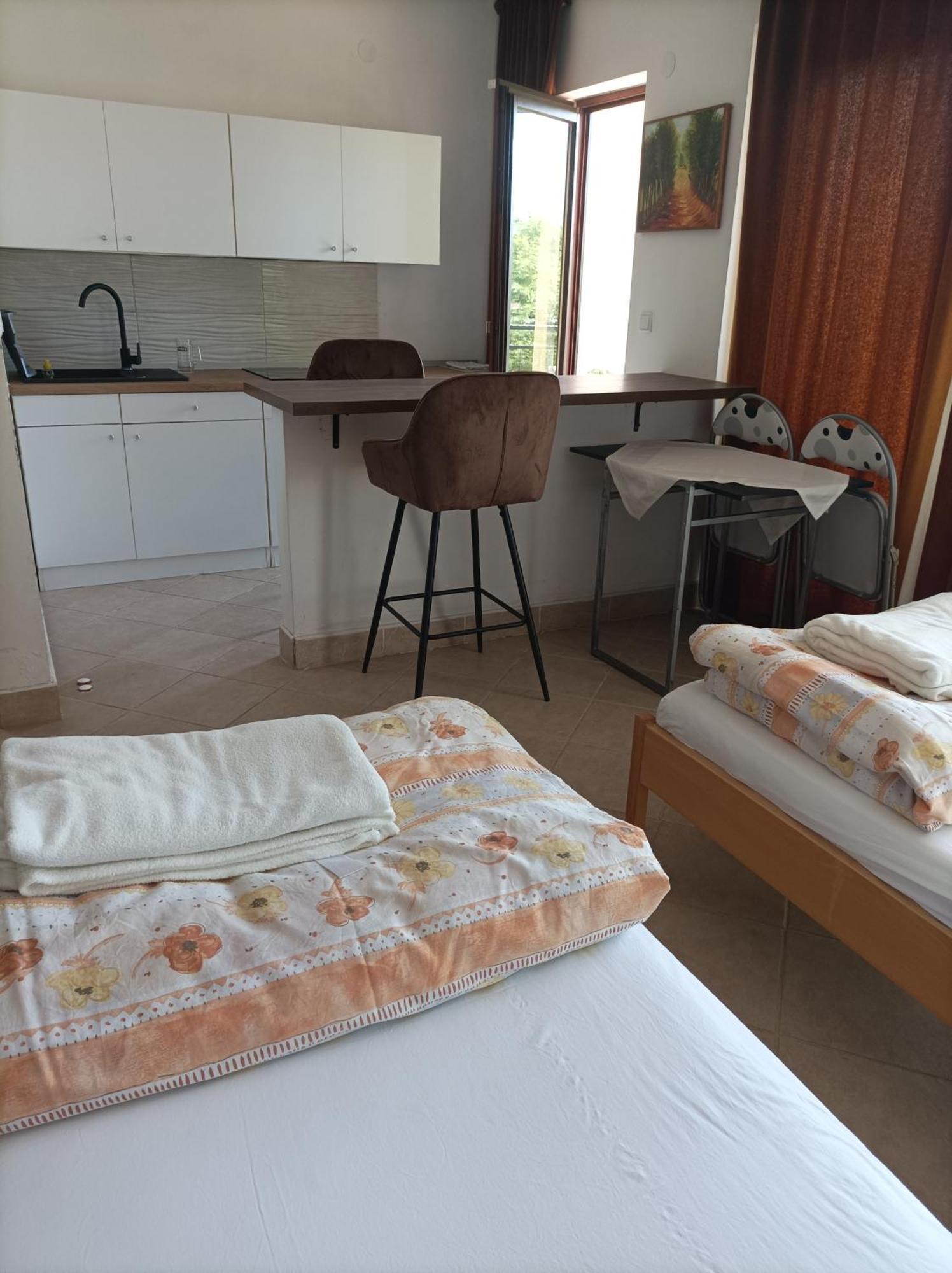 Rooms & Apartment Hegic Zadar Bagian luar foto
