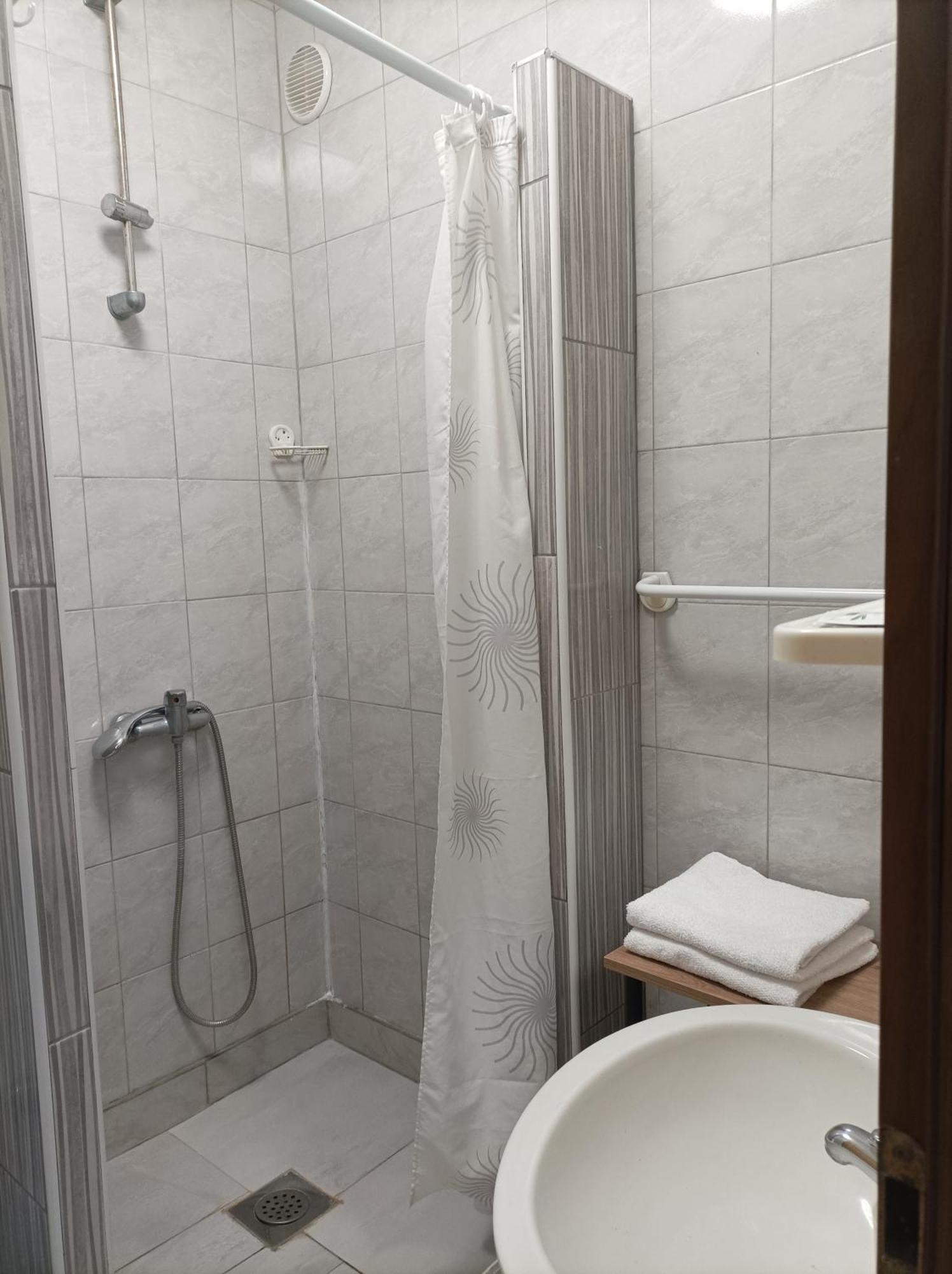 Rooms & Apartment Hegic Zadar Bagian luar foto